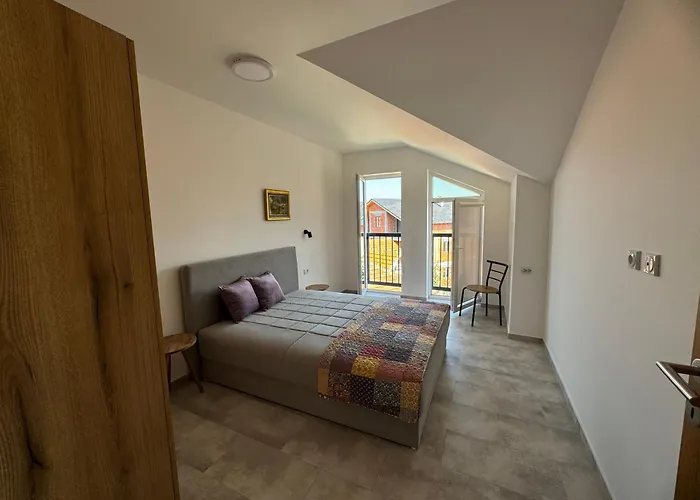 Vas Dom 아파트 소코 반자